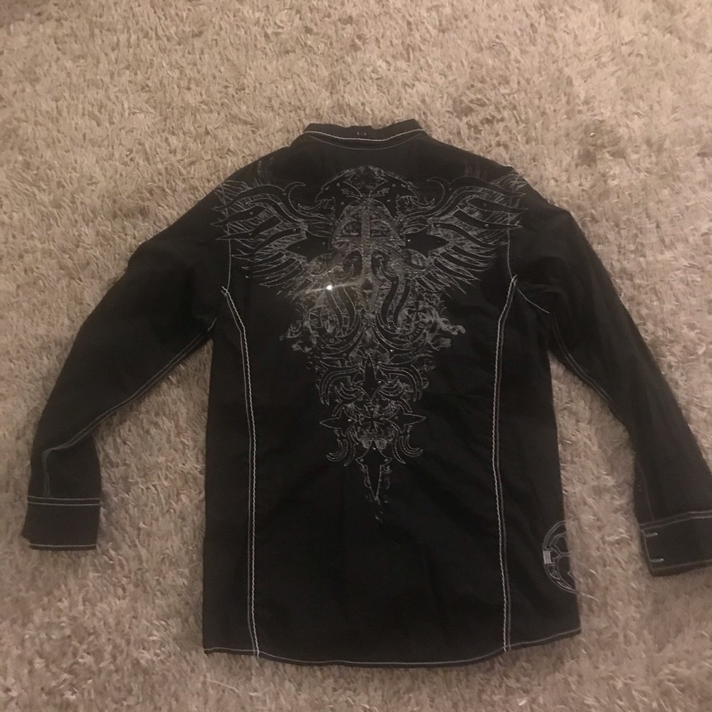 Men’s black long sleeve shirt